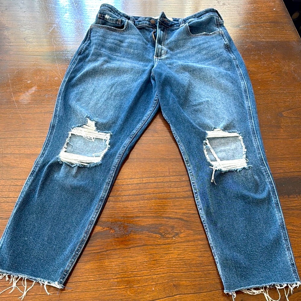 Hollister High-Rise Ripped Jeans